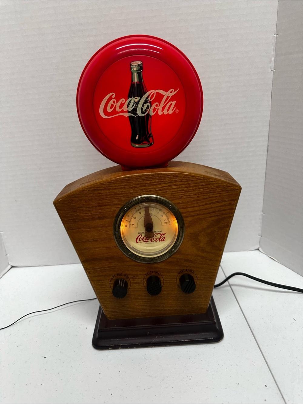 Coca Cola Red and Wood-Tone Tabletop Radio Accent Read Description - Picture 3 of 10